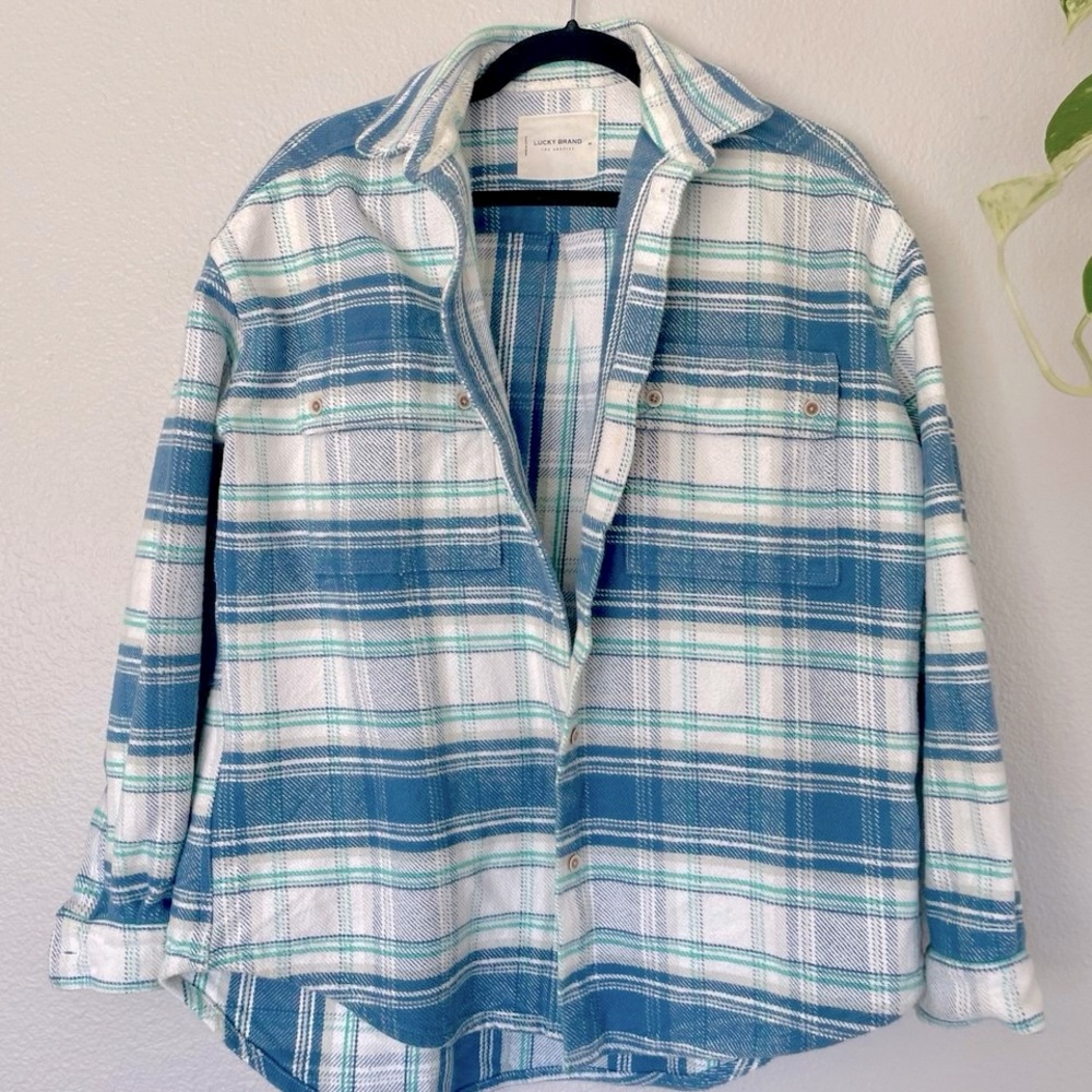 Lucky brand woman’s blue, teal and white plaid button down heavy shacket. Size M